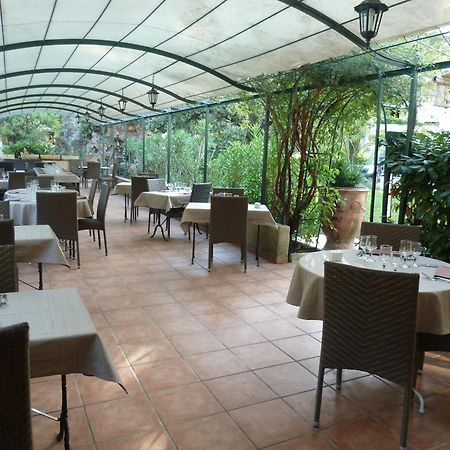 Logis Hotel - Restaurant Residence Les Cedres Villeneuve-les-Avignon Ngoại thất bức ảnh
