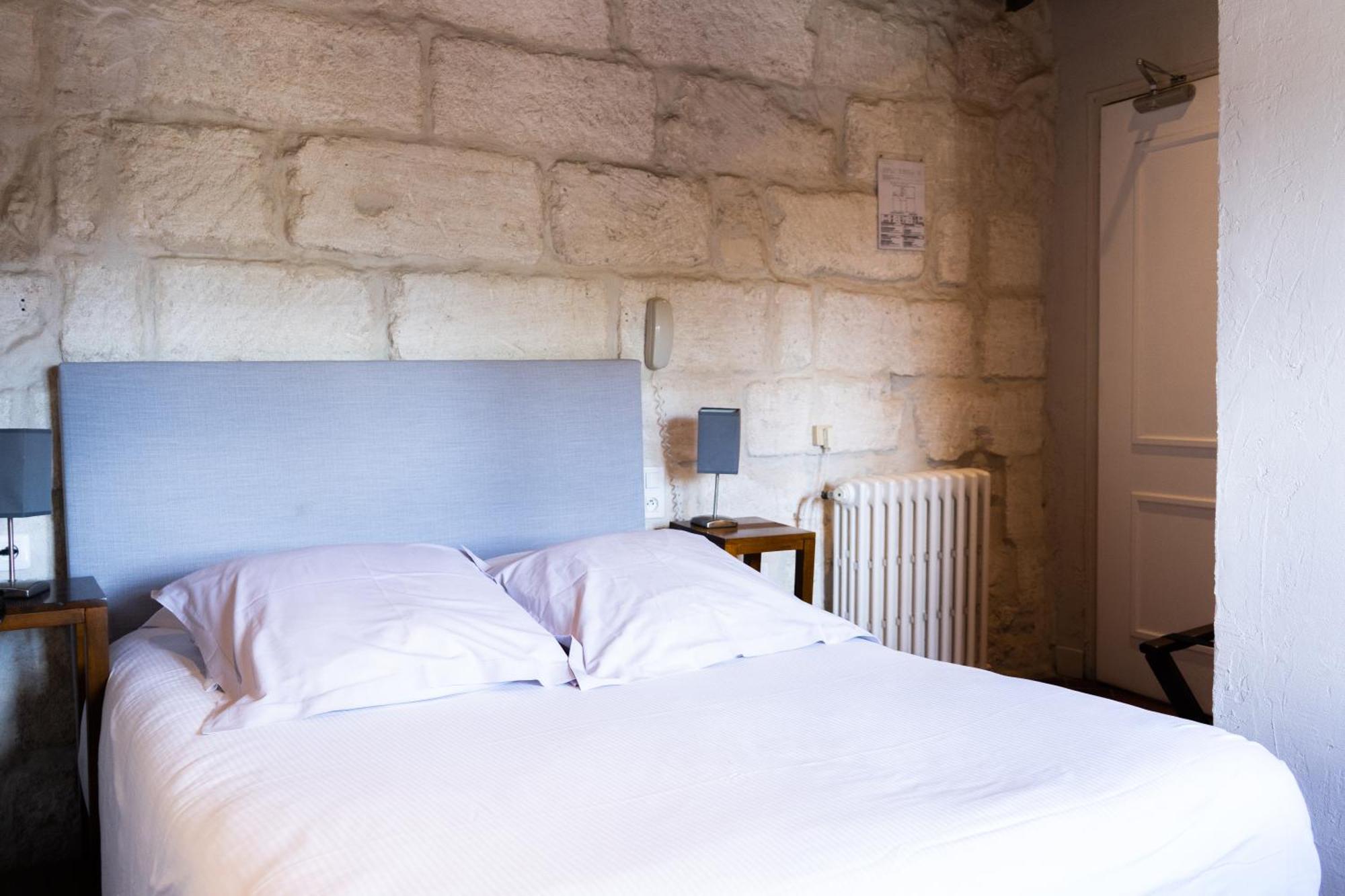 Logis Hotel - Restaurant Residence Les Cedres Villeneuve-les-Avignon Ngoại thất bức ảnh