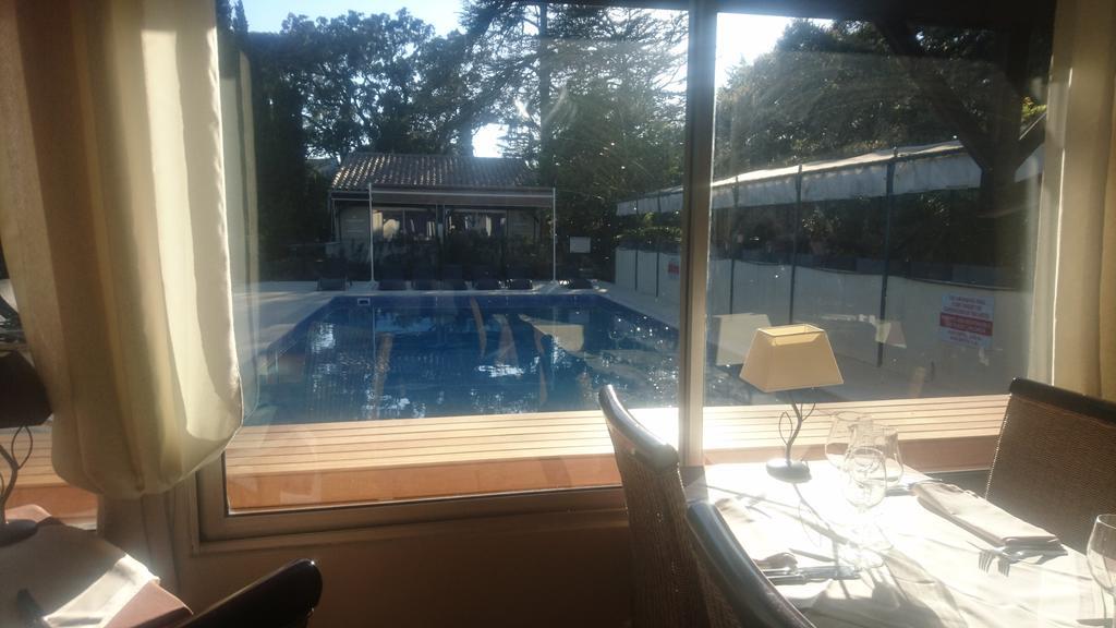 Logis Hotel - Restaurant Residence Les Cedres Villeneuve-les-Avignon Ngoại thất bức ảnh