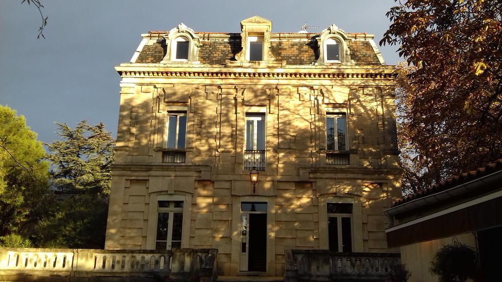 Logis Hotel - Restaurant Residence Les Cedres Villeneuve-les-Avignon Ngoại thất bức ảnh