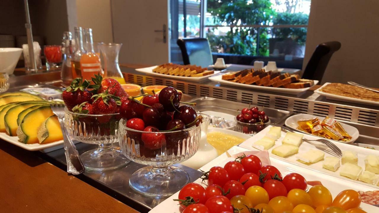 Logis Hotel - Restaurant Residence Les Cedres Villeneuve-les-Avignon Ngoại thất bức ảnh